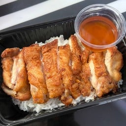 ปุ้นปิ้นไก่ทอดซอสน้ำปลา