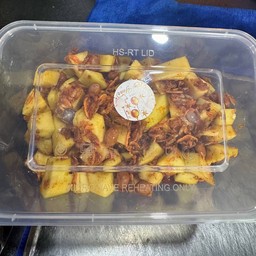 ยำมะม่วงเปรี้ยวใส่ปลากรอบ/แบบชิ้น