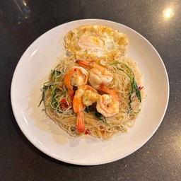 ผัดหมี่กระเฉดกุ้ง