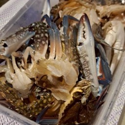 ปูม้าดองพร้อมน้ำจิ้มซีฟู๊ด