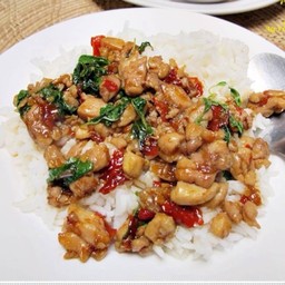 ข้าวราดกระเพราไก่ #60