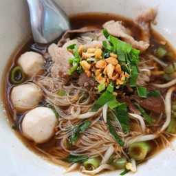 ก๋วยเตี๋ยวเส้นหมี่หมู