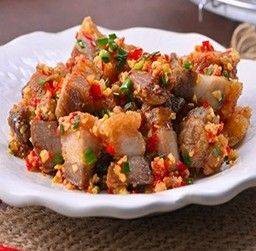 หมูกรอบผัดพริกเกลื่อ