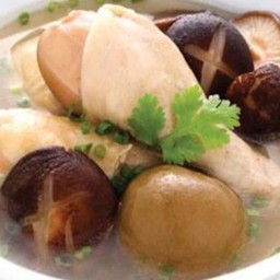 น่องไก่ต้มเห็ดหอม(3ชิ้น)