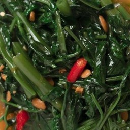 ผัดผักบุ้งไฟแดง