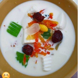 น้องบัวเต้าหู้นมสดทรงเครื่อง-ผลไม้สด