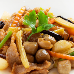 ไก่ผัดเม็ดมะม่วง