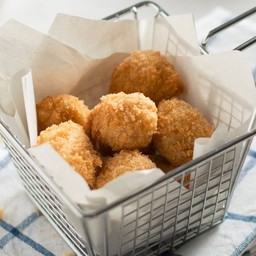 ไก่กลมชุบแป้งทอด