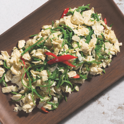 ฟองเต้าหู้สดผัดชะอม