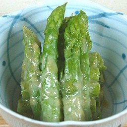 หน่อไม้ฝรั่งซอสงา