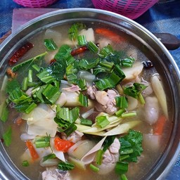ต้มส้มไก่ใบหม่อน