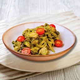 เฟตตูชินี่ซอสเพสโต้กับเห็ด