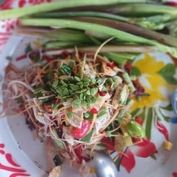 ตุ๊กติ้กส้มตำลาบก้อย