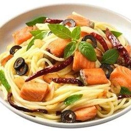 สปาแชลม่อนโหระพาผัดพริกแห้ง