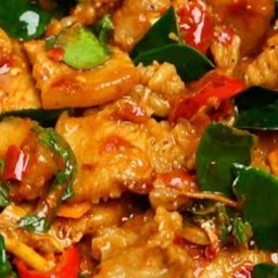 พริกแกงไก่ชิ้น