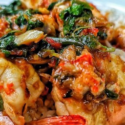 ข้าวกระเพรากุ้ง