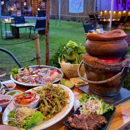 พลบกาญจน์ Camping Bar & Restaurant -