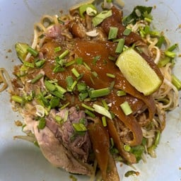 ก๋วยเตี๋ยวขาหมู