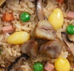 ข้าวผัดเกาลัคแปะก๊วย