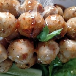 ลูกชิ้นหมูทอด เกรดA (18 ลูก)