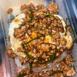 ข้าวฉู่ฉี่หมูสับไข่ดาว