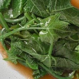 ผัดยอดมะระ