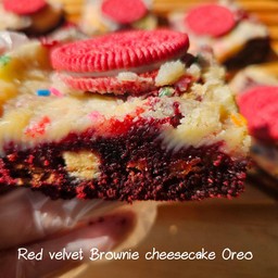 Red velvet Brownie cheesecake Oreo  เรดเวลเว็ทบราวนี่ชีสเค้กโอริโอ้