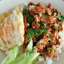 กระเพราหมูชิ้นร้าดข้าว