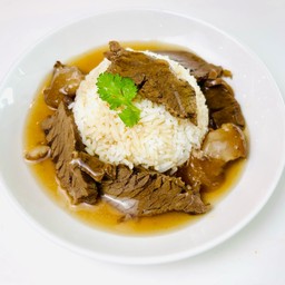 ข้าวหน้าสตูว์เนื้อ