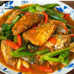 ข้าว ผัดคะน้าปลากระป๋อง