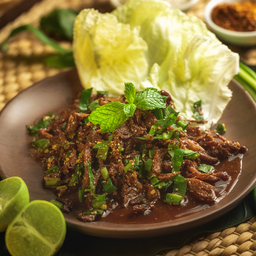 ลาบเป็ดทอด