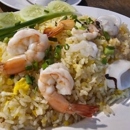 ร้านร้อยรส Loyrose Thai Restaurant
