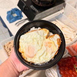 ข้าวไข่เจียวxข้าวไข่ดาว