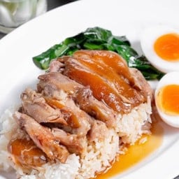 ข้าวมันไก่พายัพ สาขา2 (วงเเหวน)