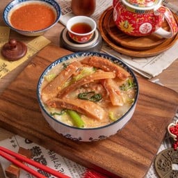 สุกี้นำ้ปลาหมึกกรอบ