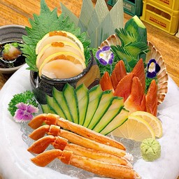 S41 Snow Crab Hotate Hokkigai Sashimi