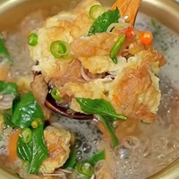 ต้มแซ่บ ไข่เจียว + ข้าว   เปรี้ยวๆ เผ็ดๆ ซดน้ำคล่องคอ อร่อยๆ แซ่บๆ