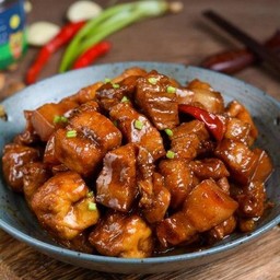 红烧肉炖豆泡