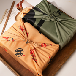 (สีเขียว) ผ้าผูกกล่องไม้ญี่ปุ่น designed by ครูปาน (Parnarts)