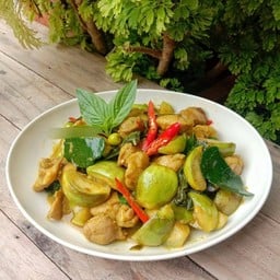 เขียวหวานผัดแห้ง (กับข้าว)