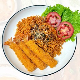 มาม่าเผ็ดเกาหลีกุ้งทอดกรอบ