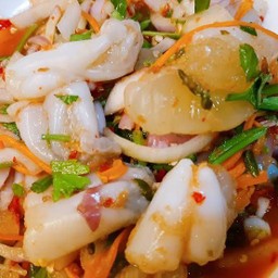 ยำไข่หมึก