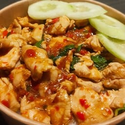 กะเพราไก่(ราดข้าว)