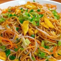 青椒肉丝炒方便面