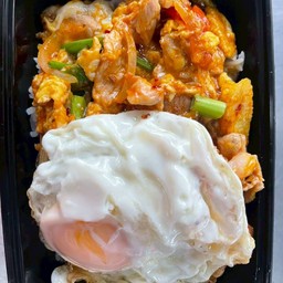 ข้าว + ผัดผงกะหรี่หมูชิ้น