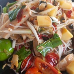 ตำม่วนพี่กะน้อง หน้าหมู่บ้าน โกลเด้นทาวน์ 2 ข้างบิ๊กซี