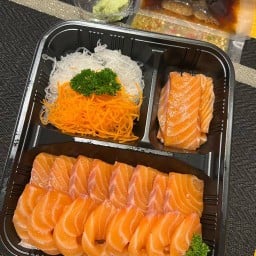 Ota Salmon House โอตะแซลมอนเฮัาส์