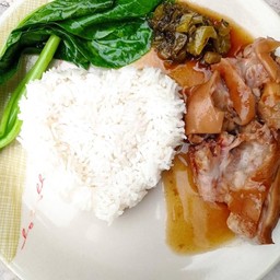 ขาหมู ผัดไทย เส้นจันท์ ฮาบิโตะมอลล์