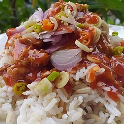 ข้าวยำปลากระป๋อง