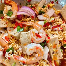 มาม่ารวมมิตร หมูยอ กุ้ง หมึก